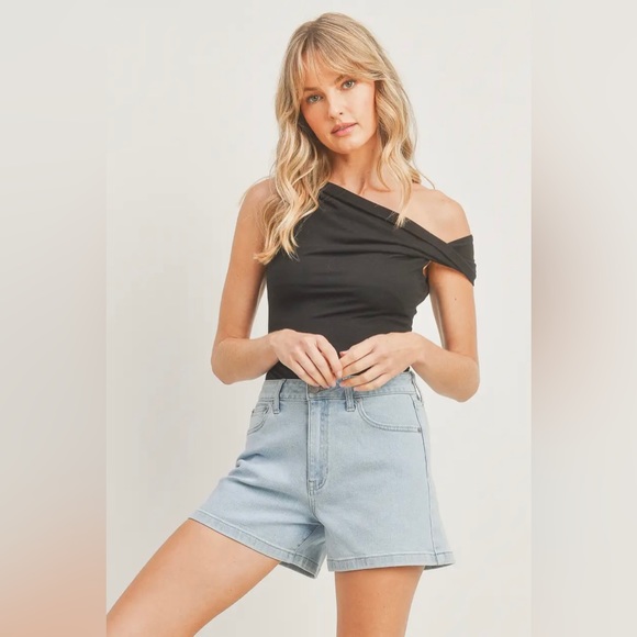 High Rise Mom Shorts - Light Denim - Picture 1 of 10